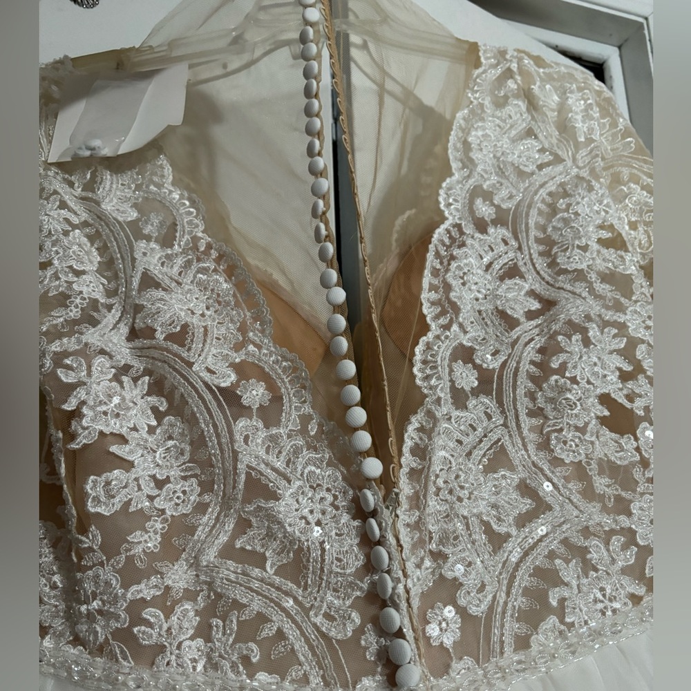 Maggie Sottero Wedding Gown size 22 - Picture 5 of 6